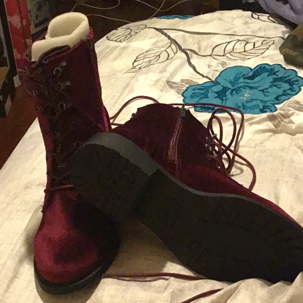 Boots - Picture 2 of 3